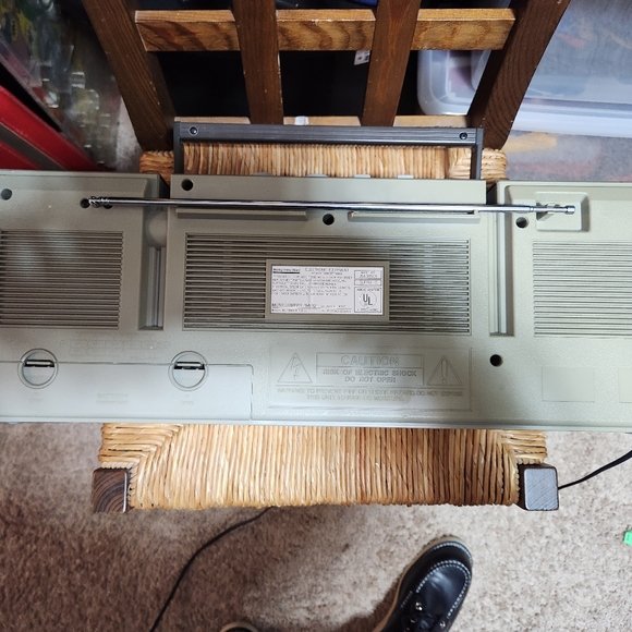 VINTAGE MONTGOMERY WARD BOOMBOX - Picture 11 of 16